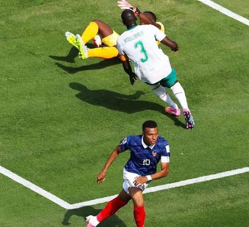 法国3-1战胜非洲冠军 姆巴佩双响超越梅西 欧洲劲旅亮剑