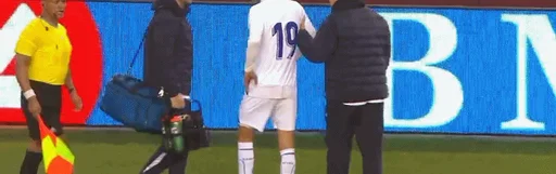 半场战报：加拿大0-0乌兹别克斯坦，肖穆罗多夫失单刀