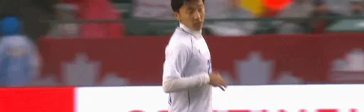 半场战报：加拿大0-0乌兹别克斯坦，肖穆罗多夫失单刀