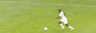 石家庄功夫半场0-1上海申花 阿苏埃回归建功+失良机+造险