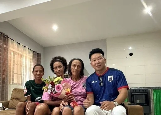 商人:佛得角邀请国足被婉拒的说法存疑,沃齐尼亚不沾烟酒