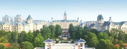 城在摩洛哥18岁中场布瓦迪的争夺中处于领先地位