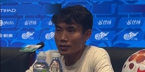 智谈雷森德伤情：已直接送医，伤情待评估，盼伤势不重